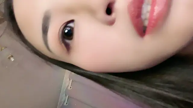 GD-girl001 online show from November 2025 02:19:01 PM