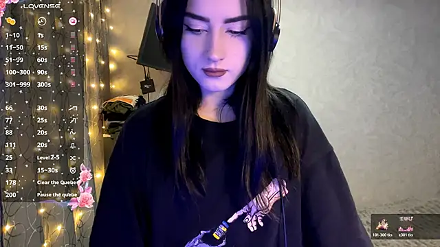 Meowluly online show from December 2025 09:23:02 PM