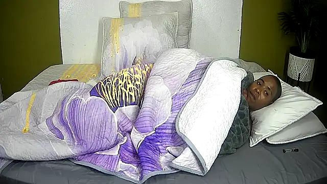 Snapshot of SexyCurves9 chatting on June 2026 12:43:02 AM SexyCurves9 online show from June 2026 12:43:02 AM