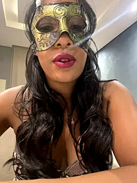 LunnaMaska online show from December 2025 04:08:02 AM