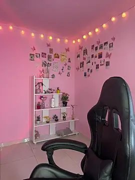 Davne  online show from February 2026 11:03:02 PM