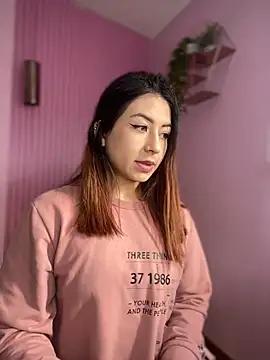 Snapshot of MaddieHunter chatting on November 2025 01:14:02 PM MaddieHunter online show from November 2025 01:14:02 PM