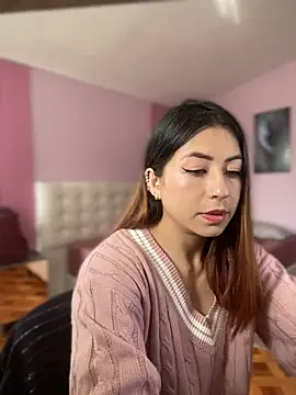 Snapshot of MaddieHunter chatting on December 2025 01:17:02 PM MaddieHunter online show from December 2025 01:17:02 PM