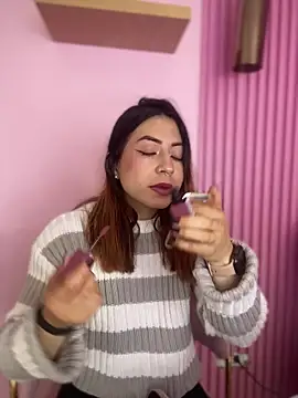 Snapshot of MaddieHunter chatting on January 2026 01:02:01 PM MaddieHunter online show from January 2026 01:02:01 PM