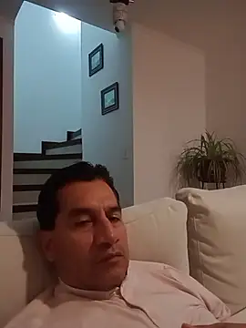 ChrisFloresP online show from November 2025 11:28:01 PM