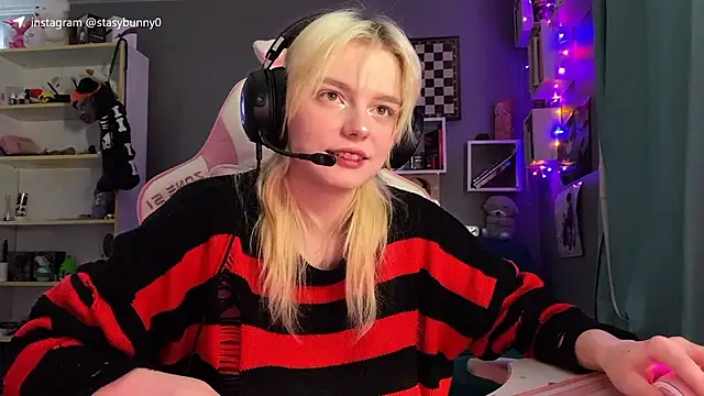 Snapshot of KittyLarva chatting on January 2026 08:50:02 AM KittyLarva online show from January 2026 08:50:02 AM