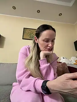 TomilaSi online show from November 2025 06:10:02 PM