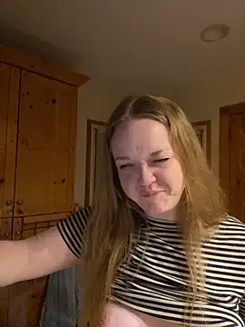 Snapshot of SmirkFans chatting on February 2026 01:09:01 AM SmirkFans online show from February 2026 01:09:01 AM