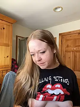 Snapshot of SmirkFans chatting on February 2026 08:34:02 PM SmirkFans online show from February 2026 08:34:02 PM