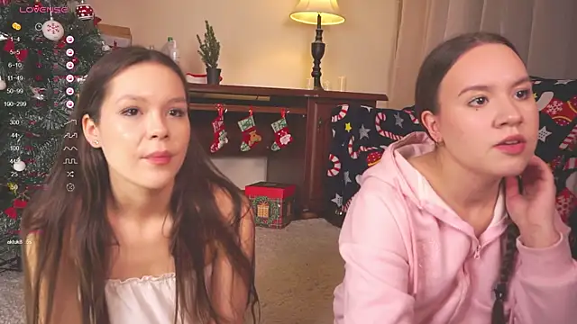 VirginiaRowe online show from December 2025 01:40:02 PM