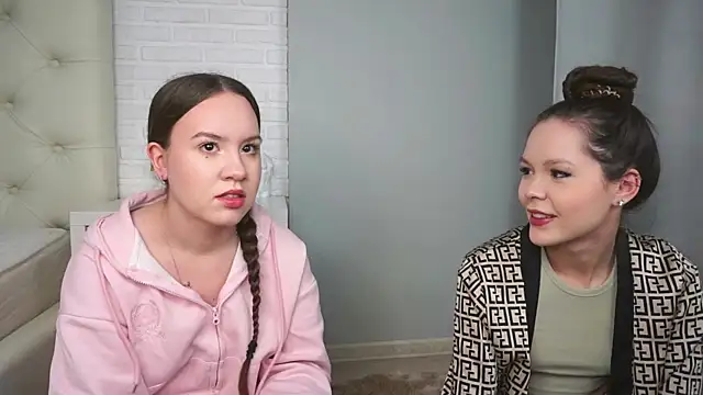 VirginiaRowe online show from January 2026 01:13:02 PM