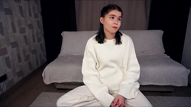 ZulaRattan online show from November 2025 07:05:02 PM