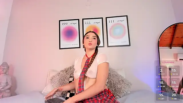 AmaraStorm online show from March 2026 06:33:01 PM