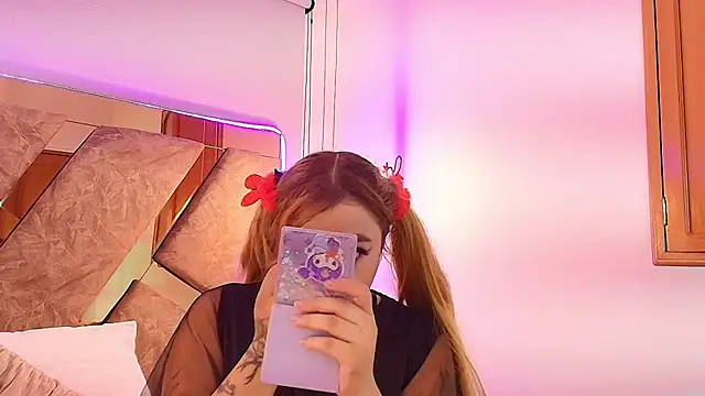 emma cook  online show from November 2025 08:44:01 PM