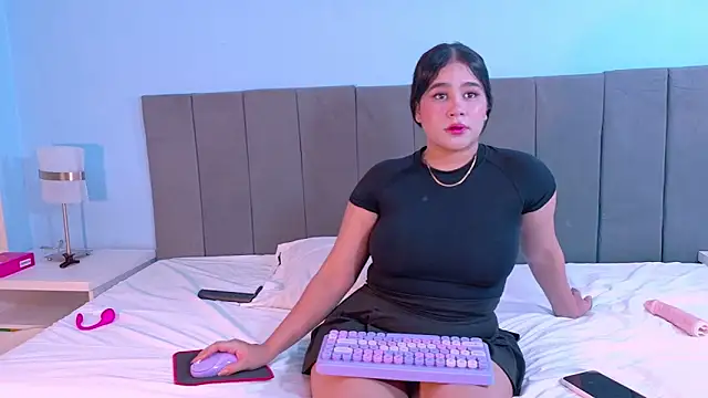 Lizz Bunny online show from April 2026 12:27:01 AM