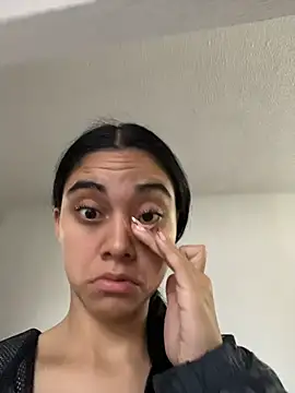 Miia moonn online show from November 2025 10:50:02 AM