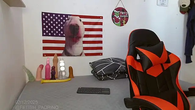 holegape online show from December 2025 02:56:02 PM