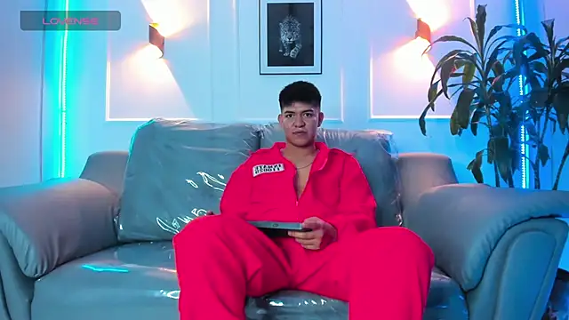 Paul 27  online show from November 2025 02:58:01 AM