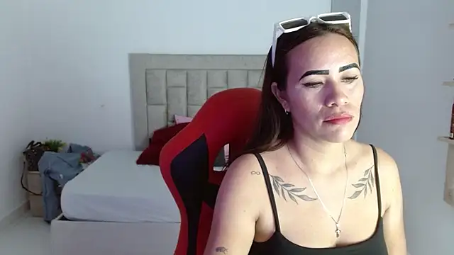 Kim-Fiori online show from November 2025 06:54:01 PM