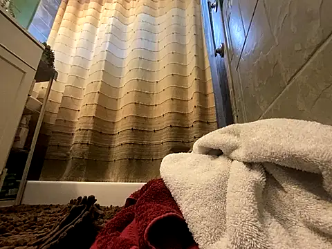 xxxenzo1 online show from October 2025 12:11:01 AM