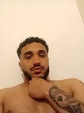 Snapshot of elgasmii chatting on June 2026 11:18:02 PM elgasmii online show from June 2026 11:18:02 PM