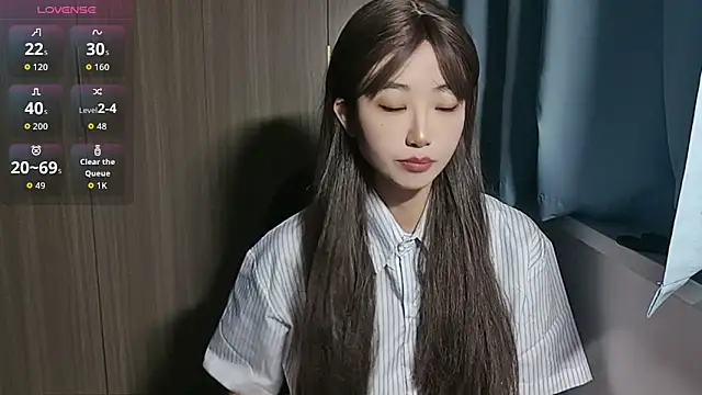 Snapshot of Yyoo-99 chatting on November 2025 10:13:02 PM Yyoo-99 online show from November 2025 10:13:02 PM