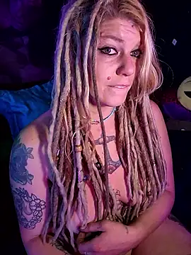 Horny hippie online show from December 2025 08:01:02 AM