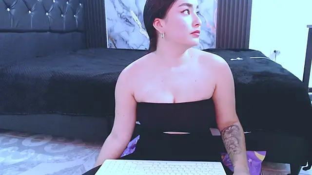 NoaLeon21 online show from February 2026 05:55:01 PM