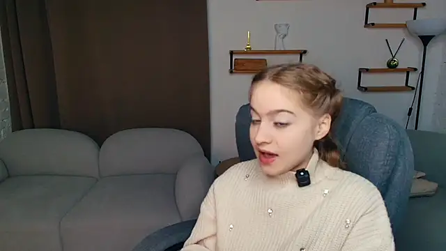 Snapshot of FairrryBluuum chatting on November 2025 02:31:02 PM FairrryBluuum online show from November 2025 02:31:02 PM