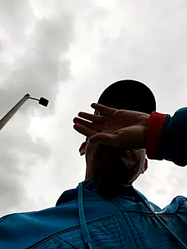 Fuegosutil online show from December 2025 04:16:01 PM