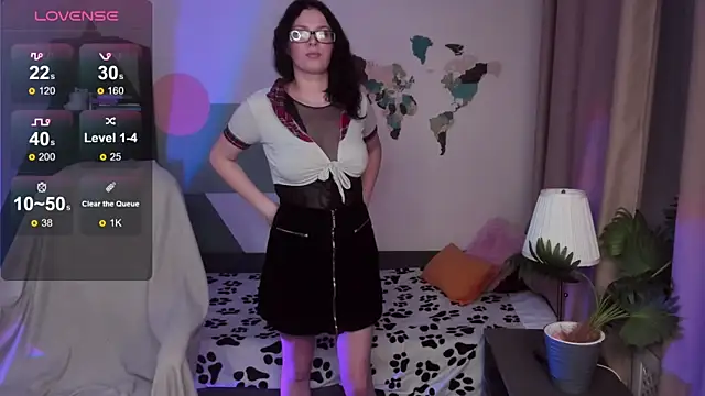 Lisa Nerdy online show from November 2025 05:49:01 PM