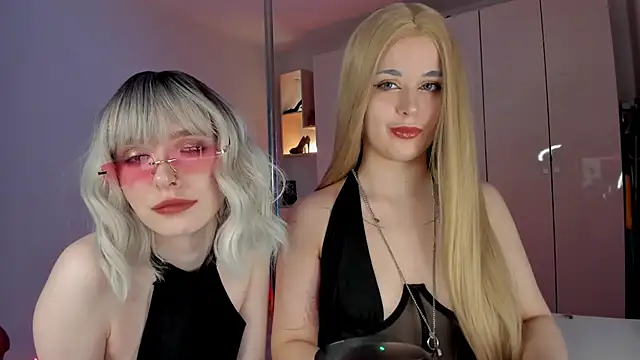 Snapshot of Mistress_Iris chatting on June 2026 04:42:01 PM Mistress Iris online show from June 2026 04:42:01 PM