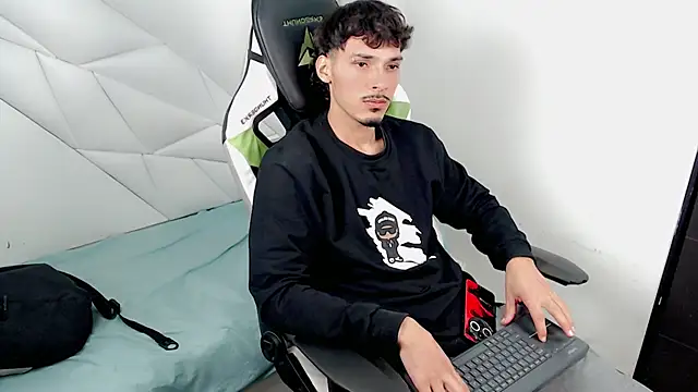 Snapshot of Yankeee_ chatting on November 2025 05:09:02 AM Yankeee online show from November 2025 05:09:02 AM