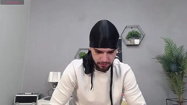 Snapshot of KaneHunter chatting on March 2026 11:54:02 PM KaneHunter online show from March 2026 11:54:02 PM