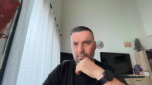 Snapshot of coolsmith81 chatting on June 2026 06:59:01 AM coolsmith81 online show from June 2026 06:59:01 AM