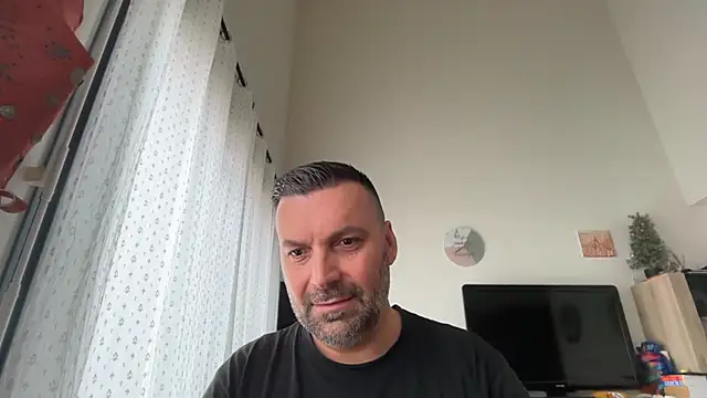 Snapshot of coolsmith81 chatting on June 2026 07:22:01 AM coolsmith81 online show from June 2026 07:22:01 AM