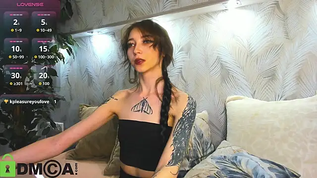 Snapshot of Ellen_Hops chatting on June 2026 09:02:01 AM Ellen Hops online show from June 2026 09:02:01 AM