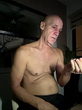 Snapshot of Elosoo chatting on January 2026 11:01:01 AM Elosoo online show from January 2026 11:01:01 AM