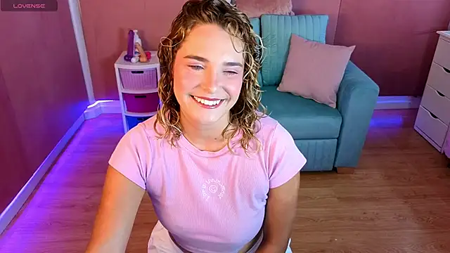 Snapshot of AdharaWo chatting on November 2025 12:41:02 PM AdharaWo online show from November 2025 12:41:02 PM