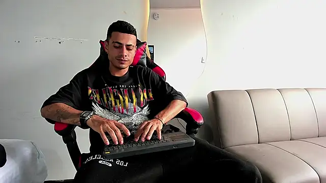 MatthewCullen online show from December 2025 07:32:01 PM