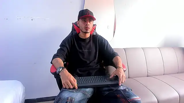 MatthewCullen online show from December 2025 05:42:02 PM