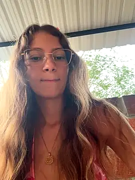 Vanneskk online show from December 2025 02:33:02 PM