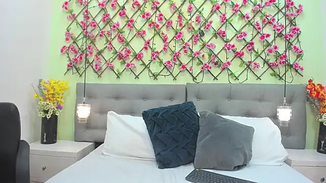 Snapshot of Luna_delvalle chatting on November 2025 05:54:01 AM Luna delvalle online show from November 2025 05:54:01 AM