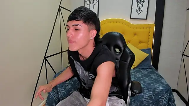 Ethan Jamees online show from February 2026 07:59:02 PM