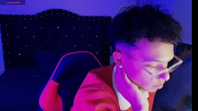 Snapshot of thian_blakee chatting on December 2025 03:55:01 AM thian blakee online show from December 2025 03:55:01 AM