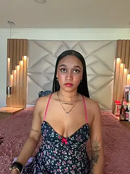 Snapshot of coraline_vera chatting on April 2026 07:28:01 PM coraline vera online show from April 2026 07:28:01 PM