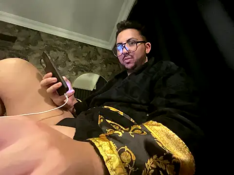 Snapshot of mcylzsd chatting on November 2025 10:35:01 PM mcylzsd online show from November 2025 10:35:01 PM