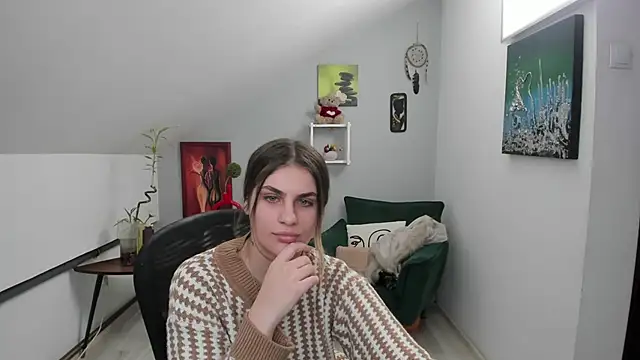 Snapshot of SarahOwenn chatting on November 2025 02:52:02 PM SarahOwenn online show from November 2025 02:52:02 PM