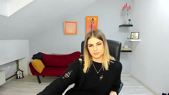 Snapshot of SarahOwenn chatting on December 2025 10:18:02 PM SarahOwenn online show from December 2025 10:18:02 PM