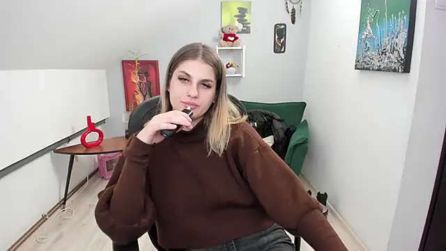 Snapshot of SarahOwenn chatting on January 2026 01:05:02 PM SarahOwenn online show from January 2026 01:05:02 PM